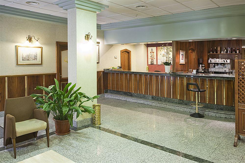 Hostal Carlos III Getafe Restaurant photo