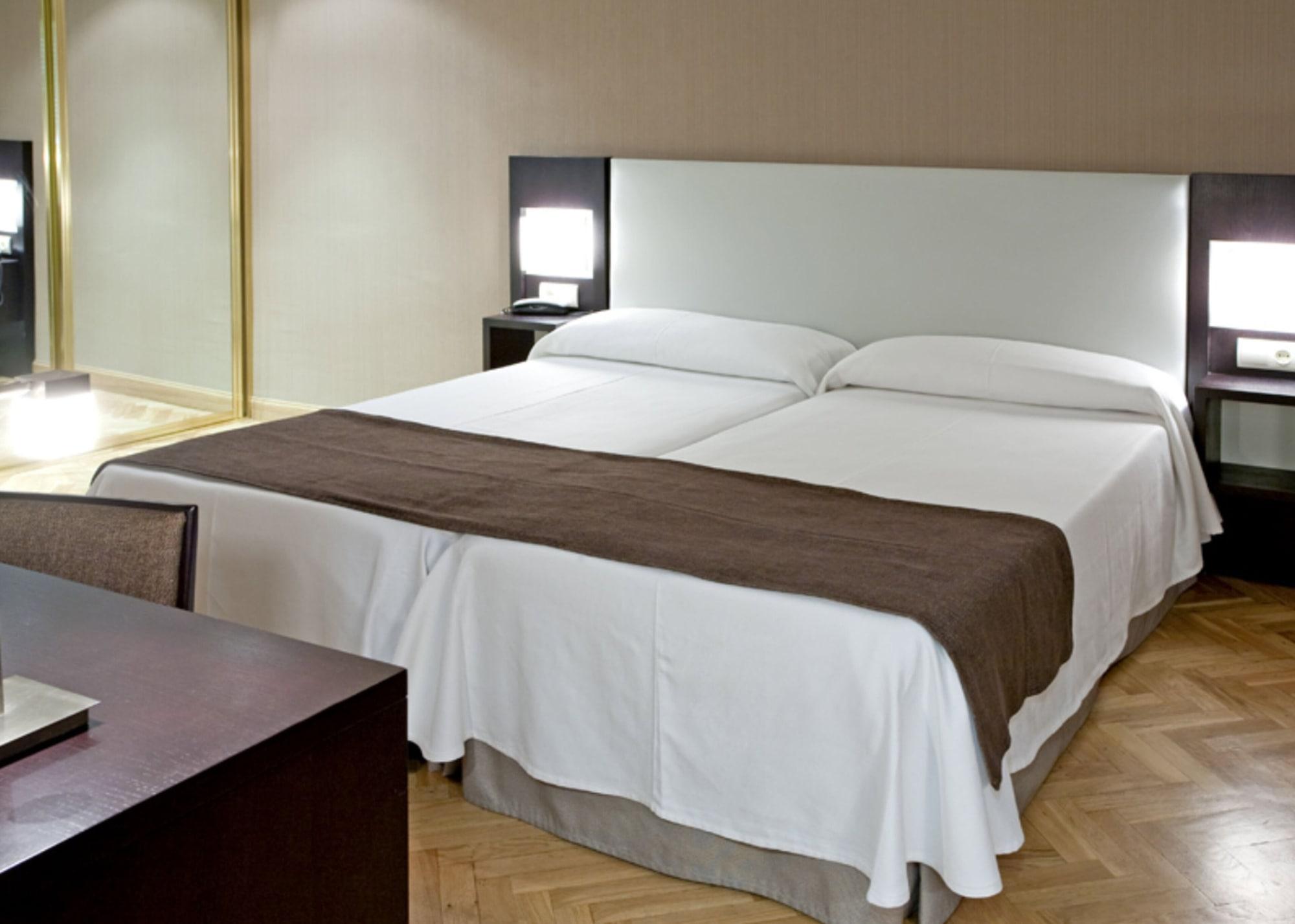 Hostal Carlos III Getafe Exterior photo