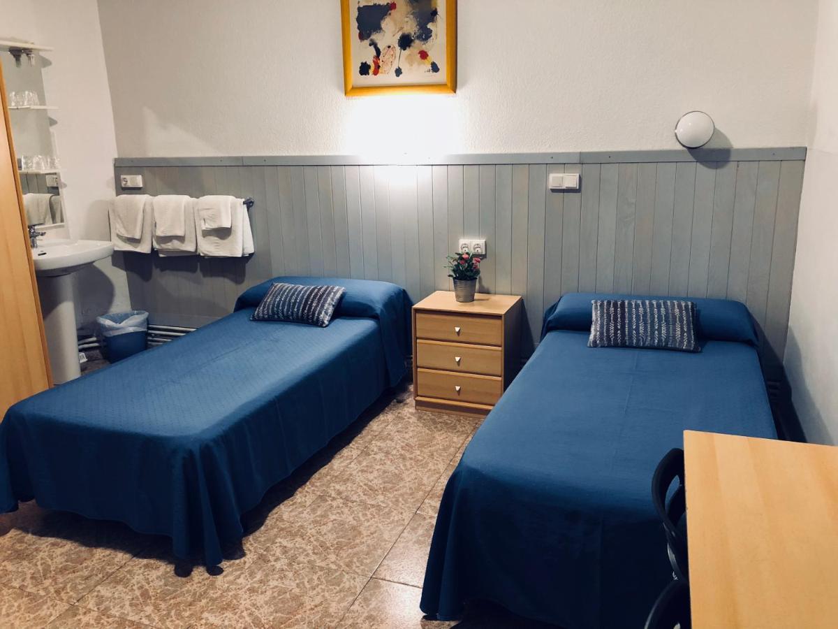 Hostal Carlos III Getafe Exterior photo